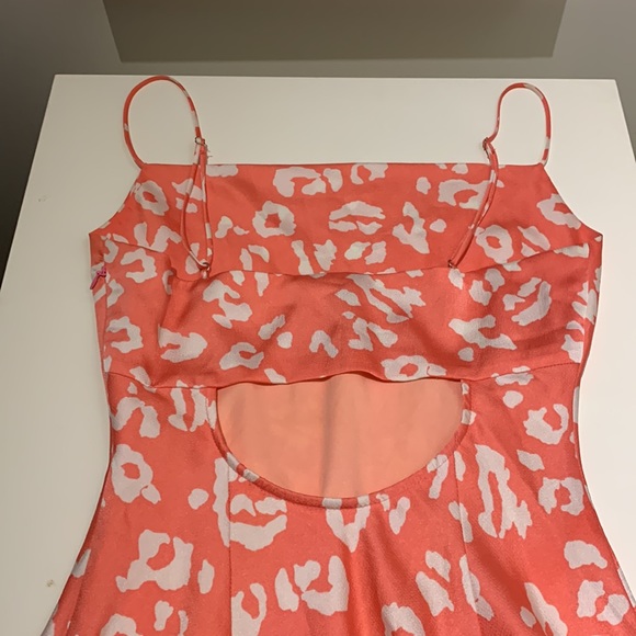 Pink dress - Picture 4 of 7